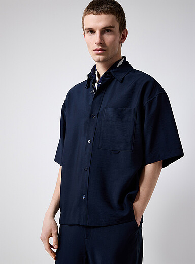La chemise fluide toile froiss&eacute;e <b>Coupe carr&eacute;e</b>