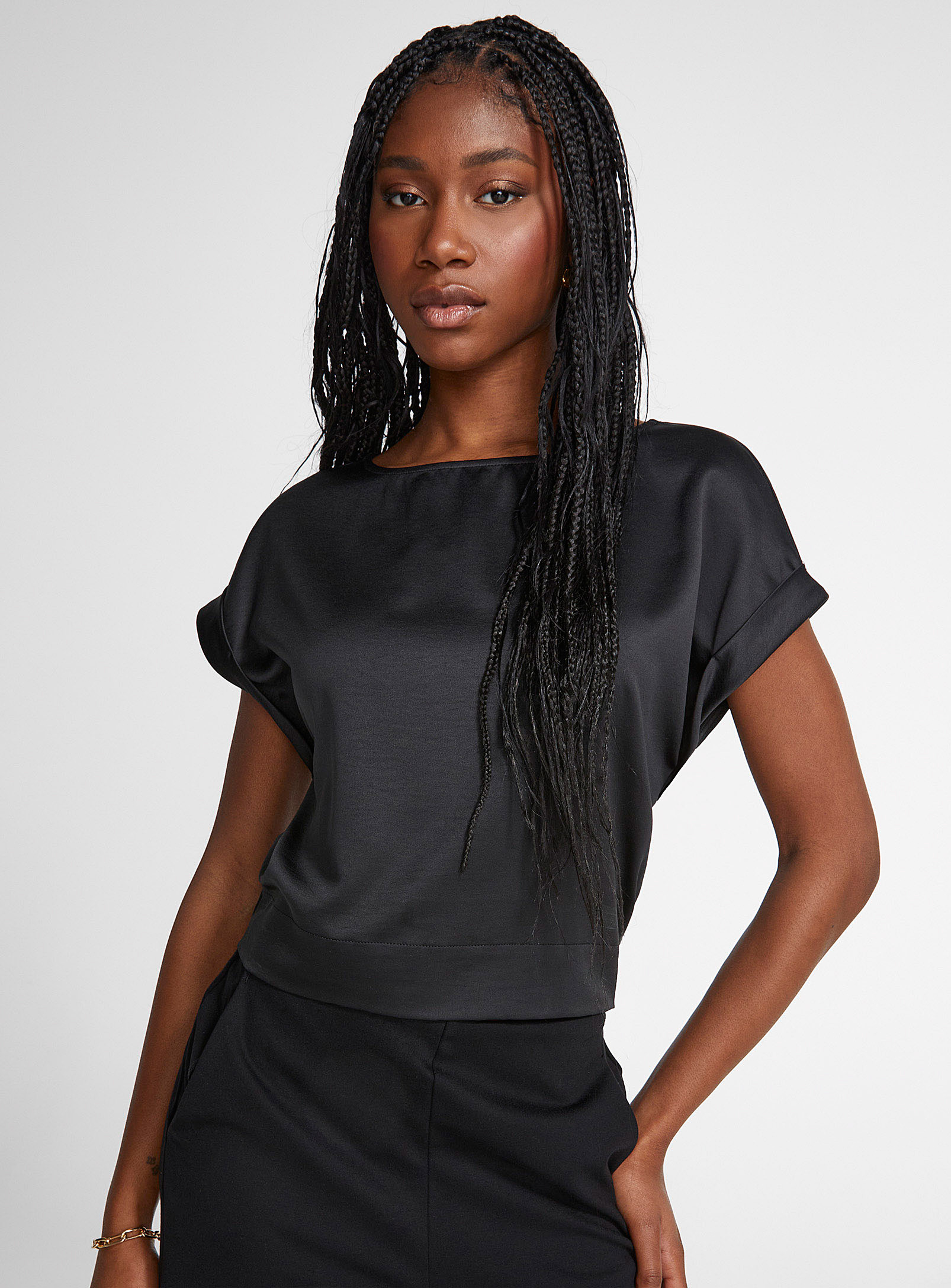 Icone Cuffed Sleeves Boxy Satiny Blouse In Black