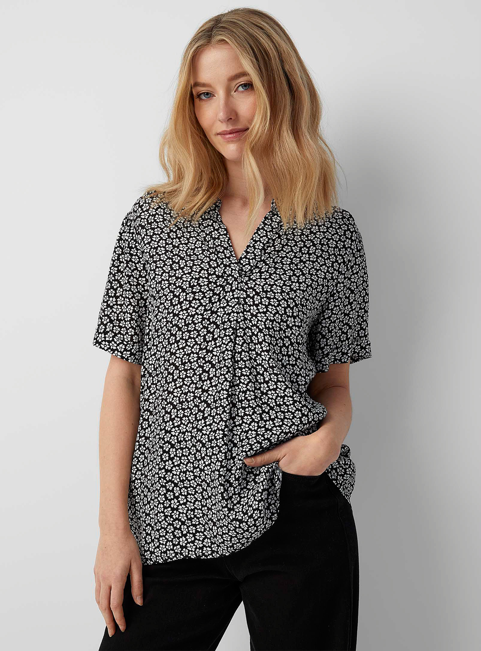 Contemporaine Cuffed Sleeves Flowered Blouse In Black And White