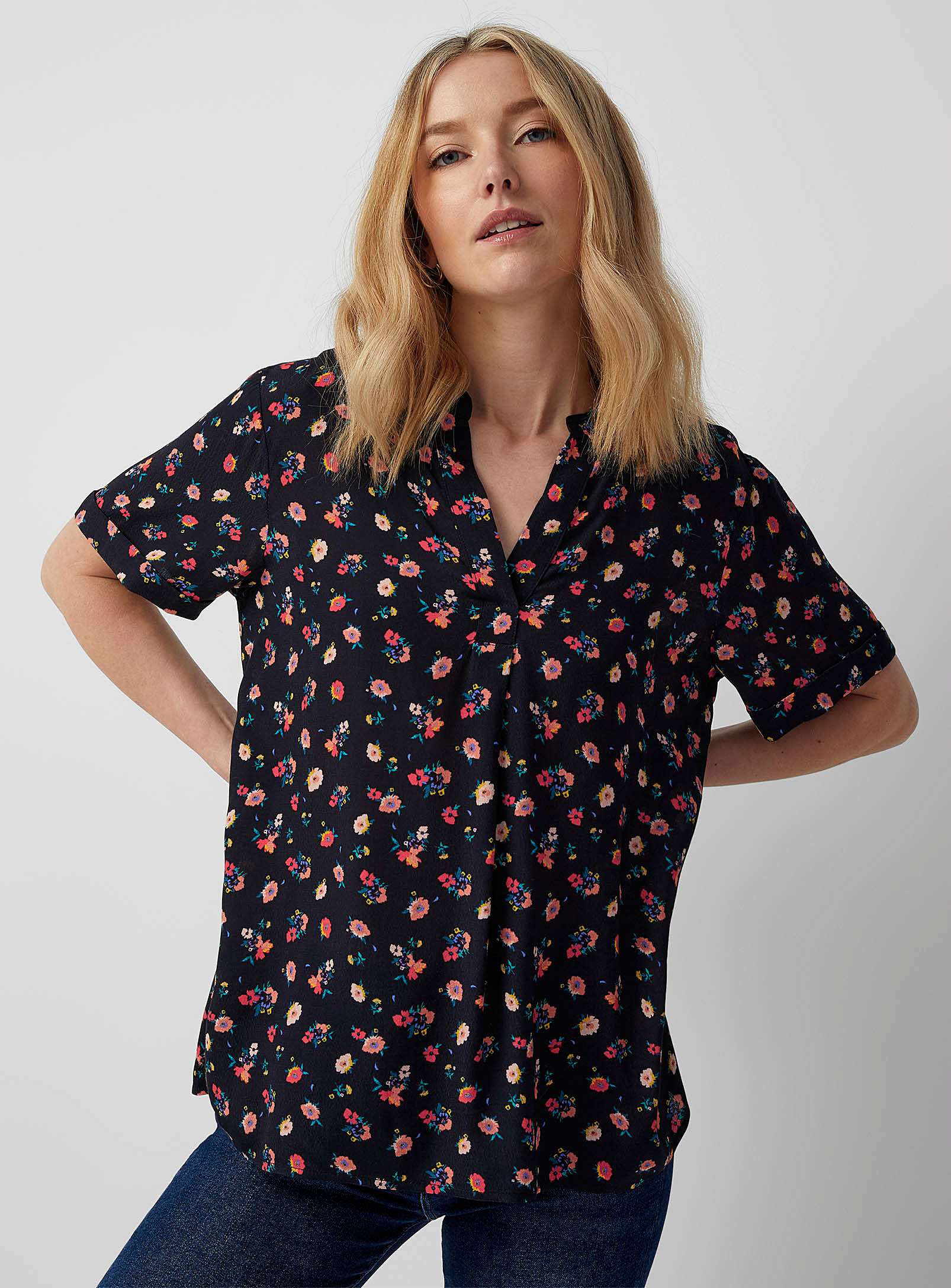 Contemporaine Cuffed Sleeves Flowered Blouse In Patterned Blue