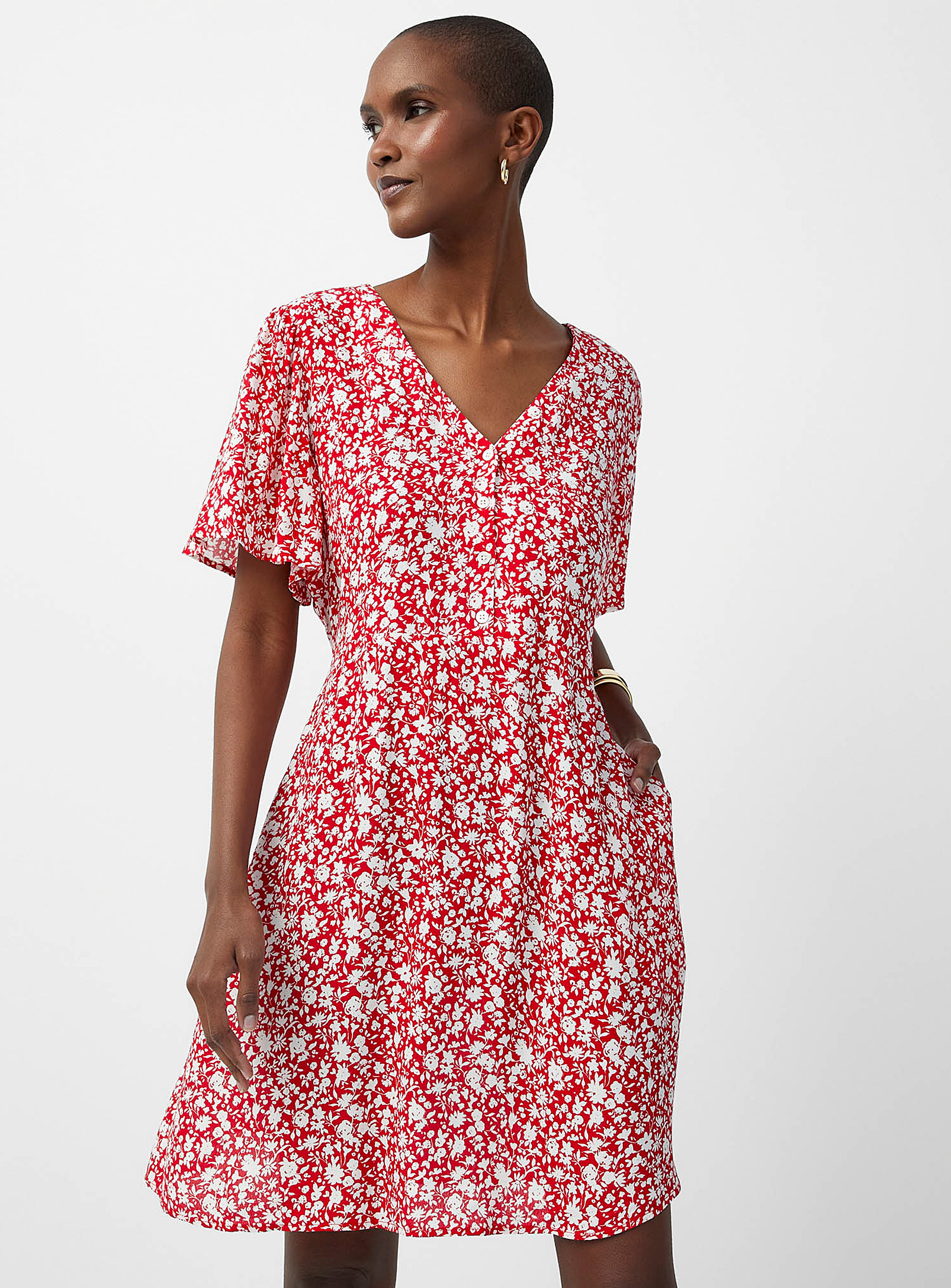 Contemporaine Buttoned Collar Flowy Dress In Patterned Red