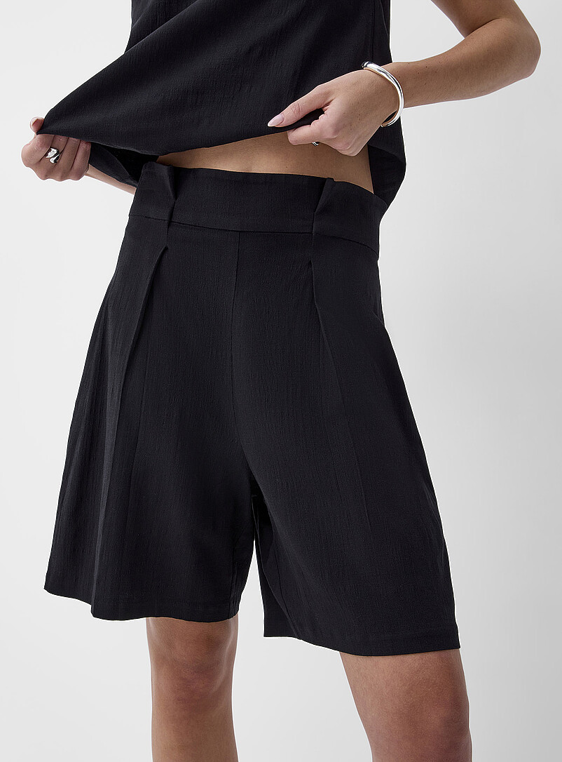 Deep pleating high-waisted short product image 2