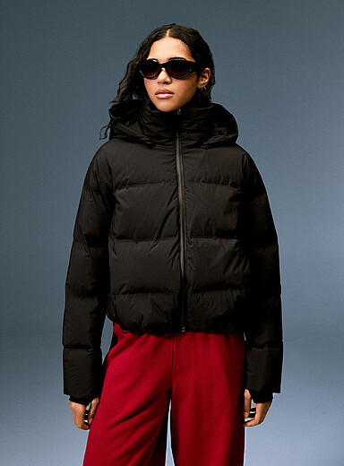 Twik Black Removable hood short puffer jacket for women
