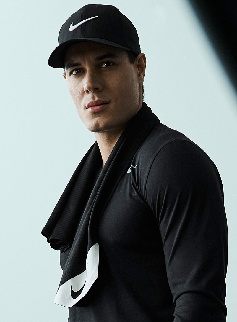 Nike: La serviette Cooling Noir pour homme