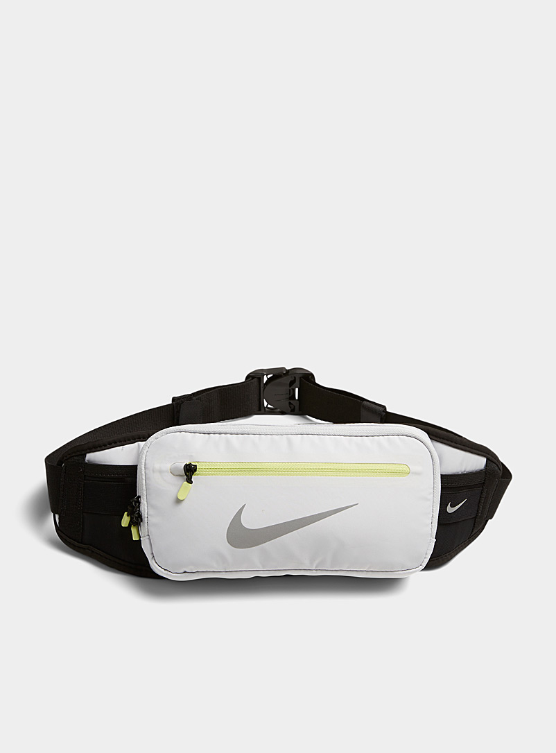 Nike: Le sac banane logo réfléchissant Gris pour femme