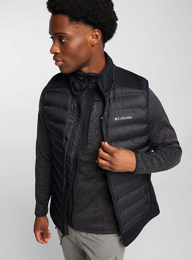 https://imagescdn.simons.ca/images/9385-23917-1-A1_2/out-shield-quilted-vest.jpg?__=6