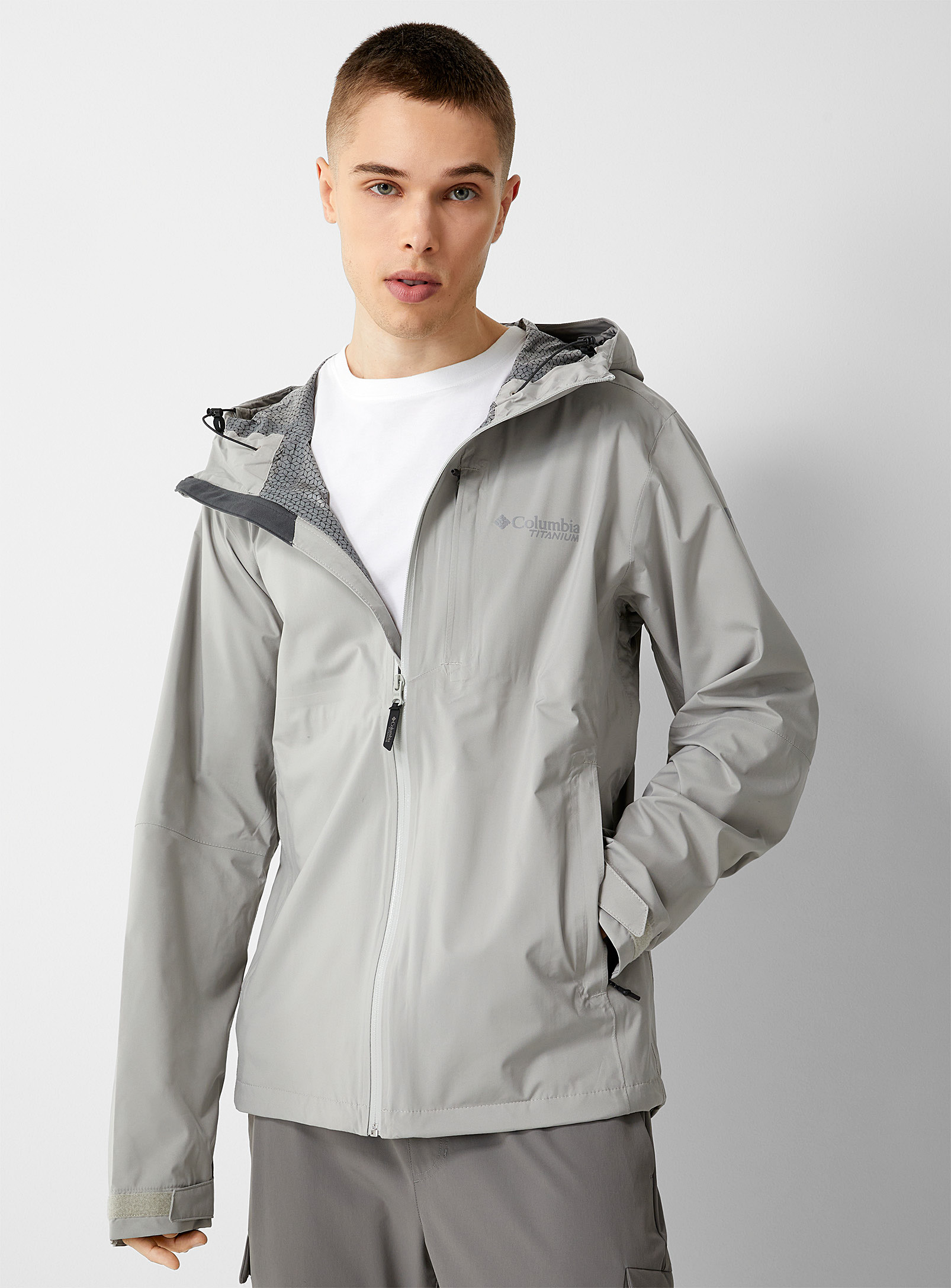 Columbia Omni-tech Ampli-dry Raincoat In Grey