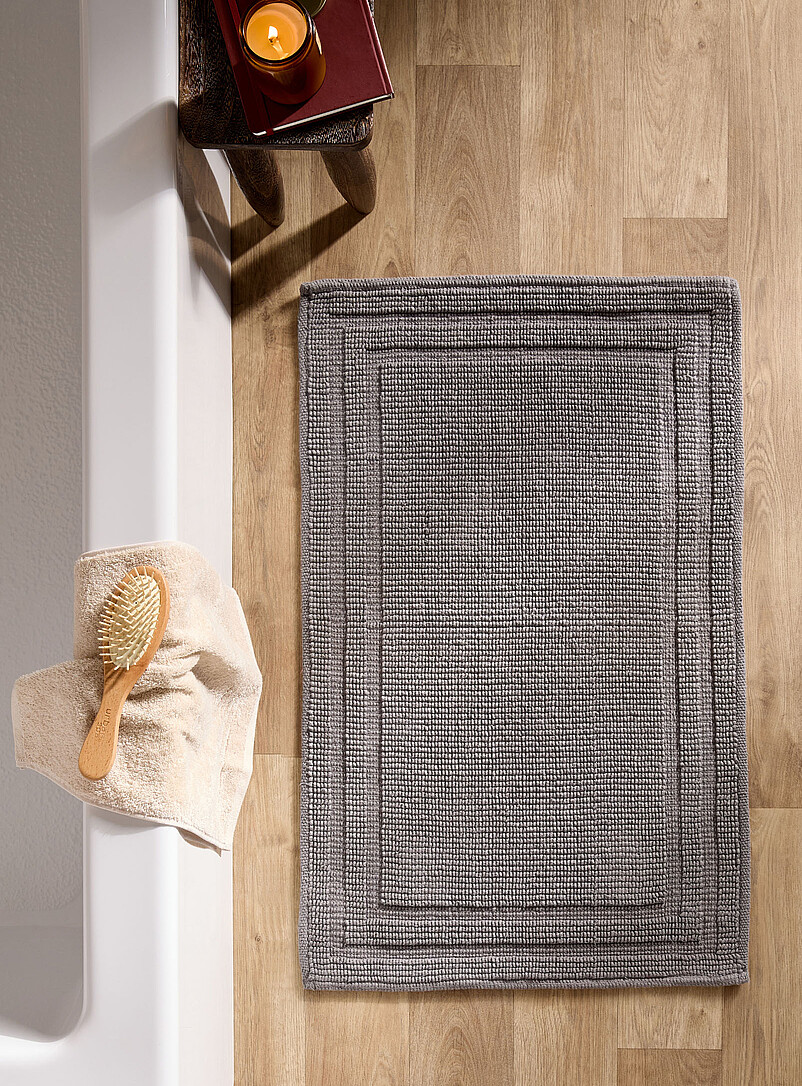 Embossed knots trim bath mat 50 x 80 cm product image (primary)