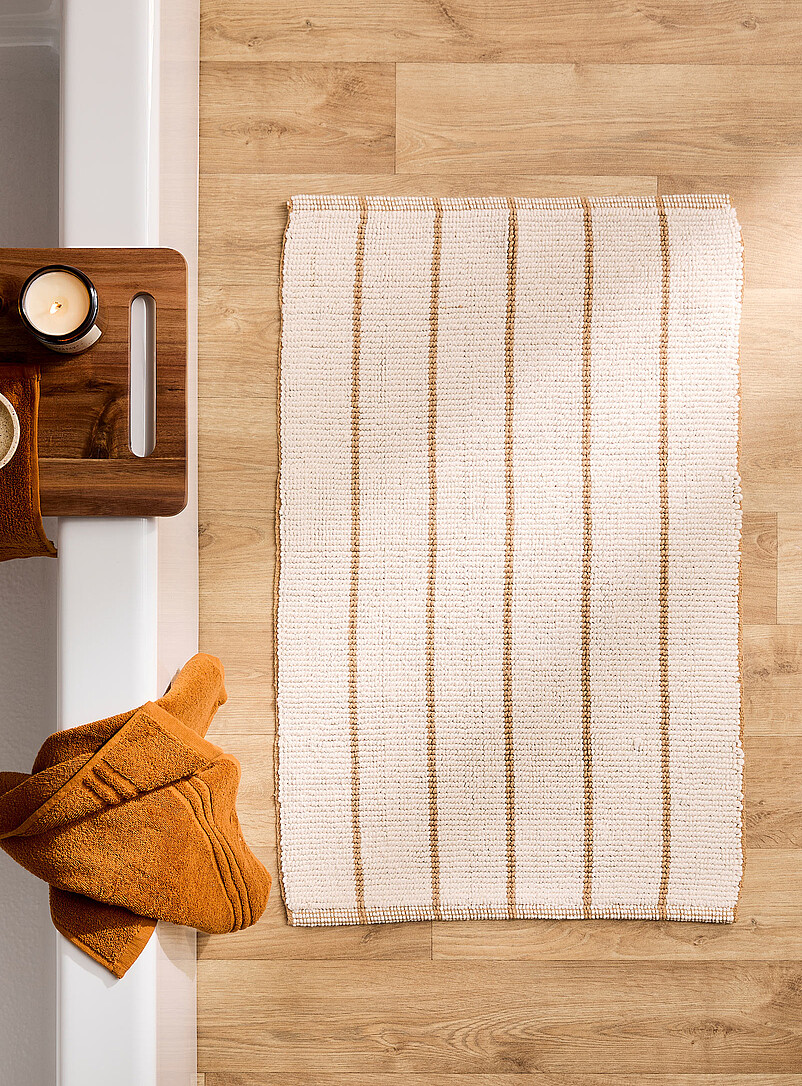 Contrasting stripes bath mat 50 x 80 cm product image (primary)