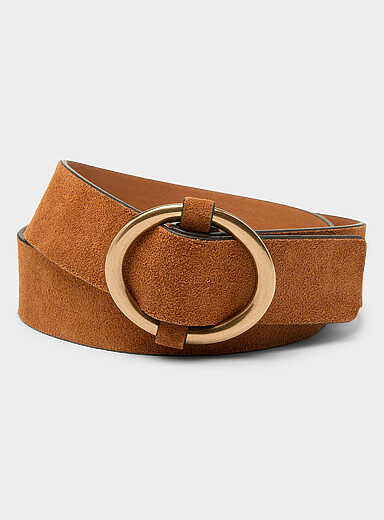 Round-buckle caramel suede belt