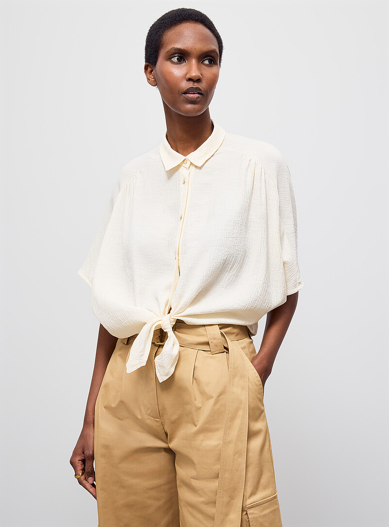 Sess&ugrave;n: La chemise courte nou&eacute;e Alfassa Ivoire - Beige cr&egrave;me pour femme