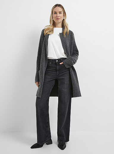 Le jean extensible Sasha <b>Coupe : jambe large, taille haute</b>