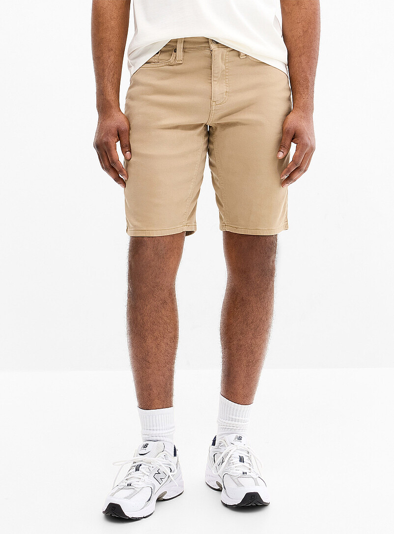 DUER Black No Sweat Bermudas for men