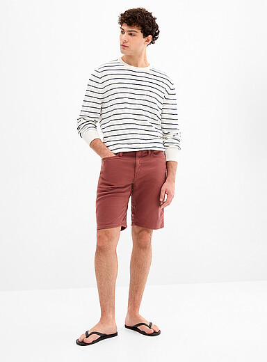 DUER Red No Sweat Bermudas for men