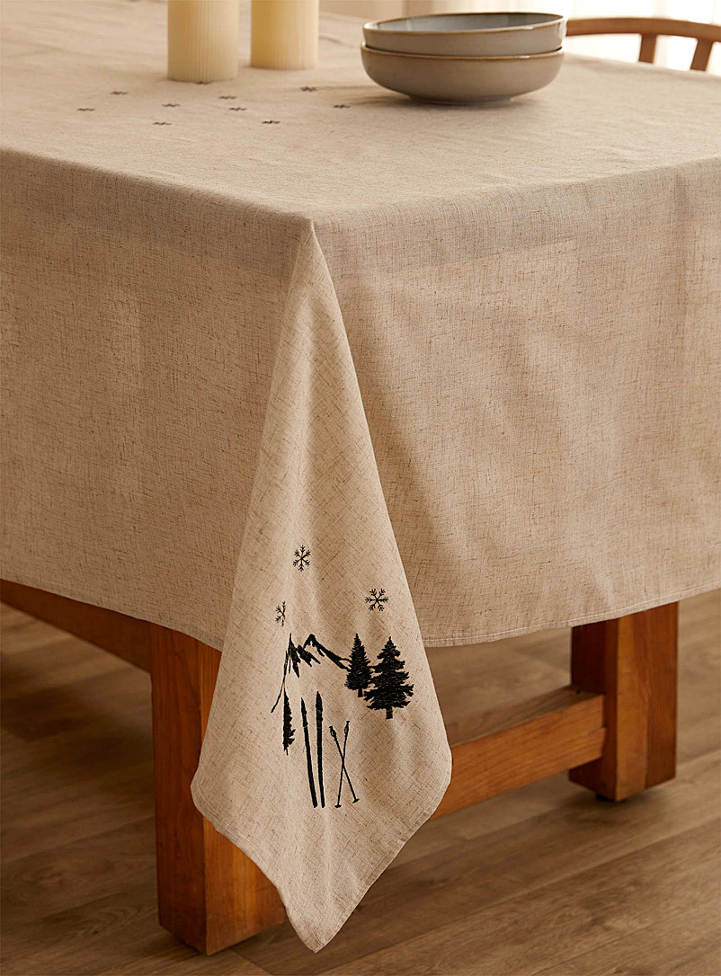 Simons Maison Patterned Ecru Mountain adventure touch of linen tablecloth