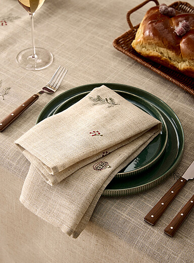 Touch of linen mistletoe branches embroidered napkin <b>Christmas Collection</b>