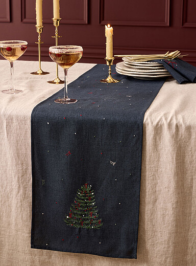 Winter branches embroidered table runner See available sizes <b>Christmas Collection</b>