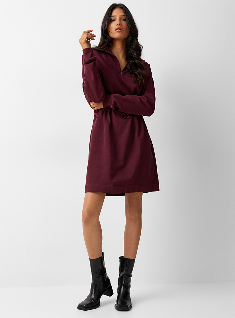 Icône: La robe sweat demi-zip Rouge foncé-vin-rubis pour femme