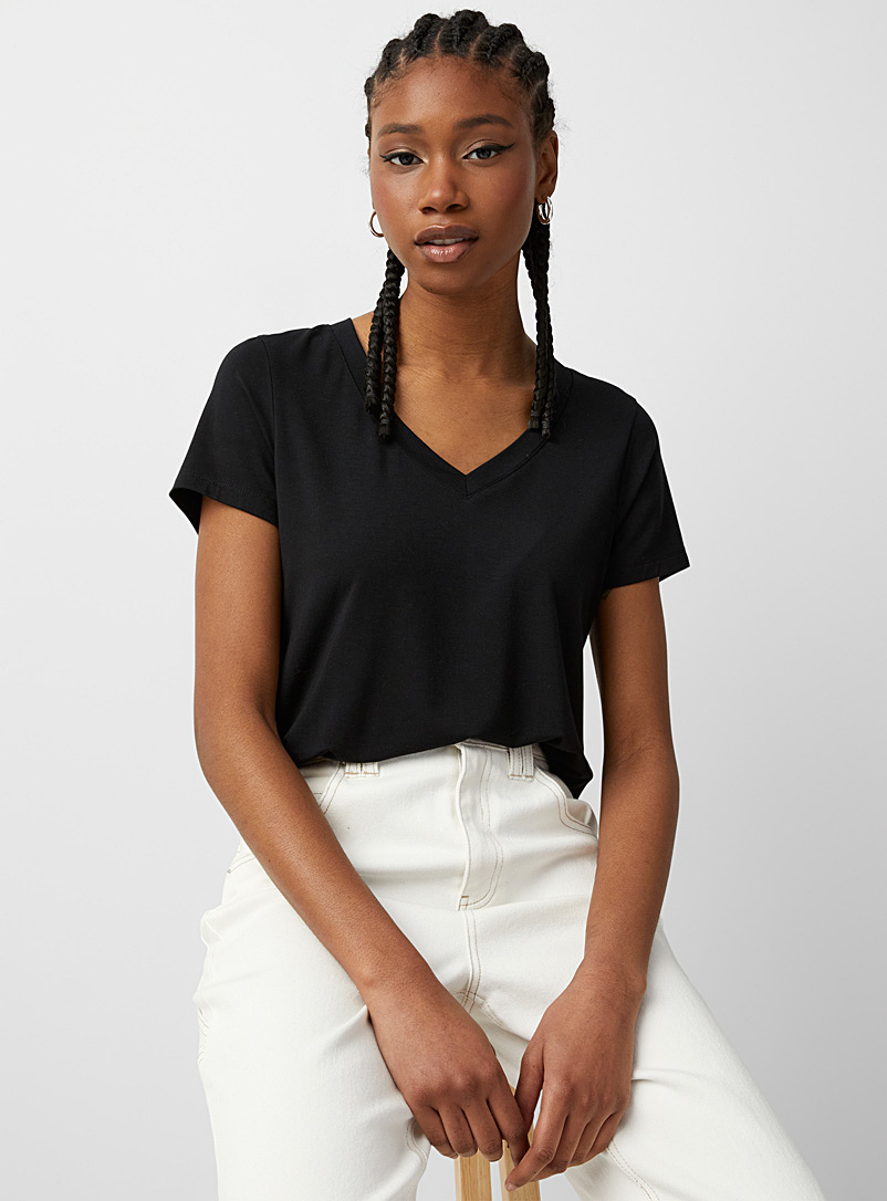 Twik: Le t-shirt col V coupe carrée Noir pour femme
