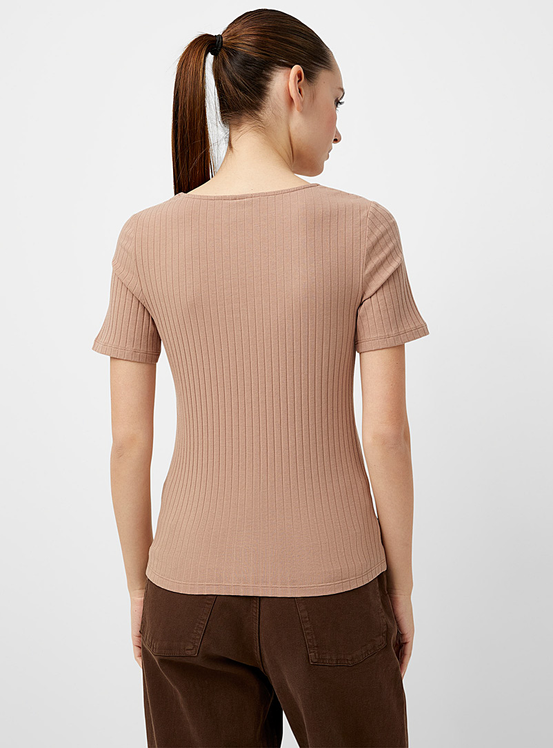Icône: Le t-shirt côtelé boutons écailles de tortue Brun pâle-taupe pour femme