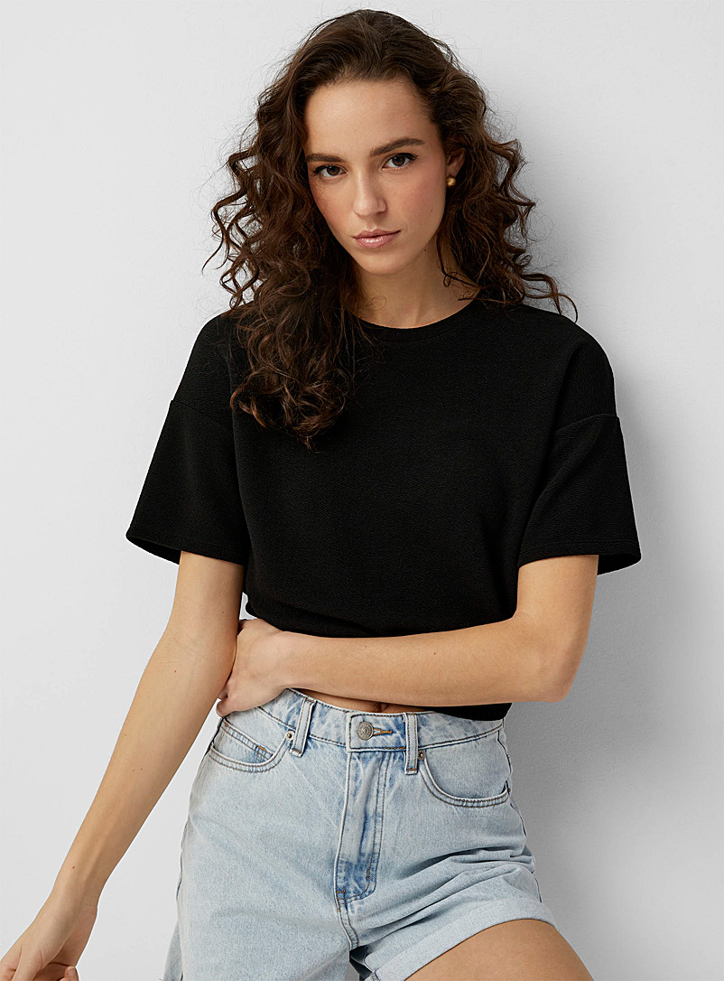 Icône Black Elastic trim textured cropped T-shirt for women