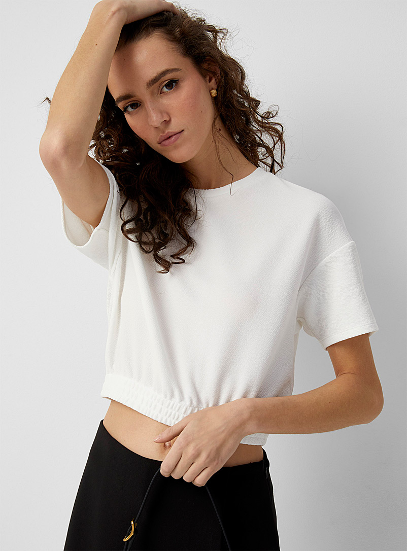 Icône White Elastic trim textured cropped T-shirt for women