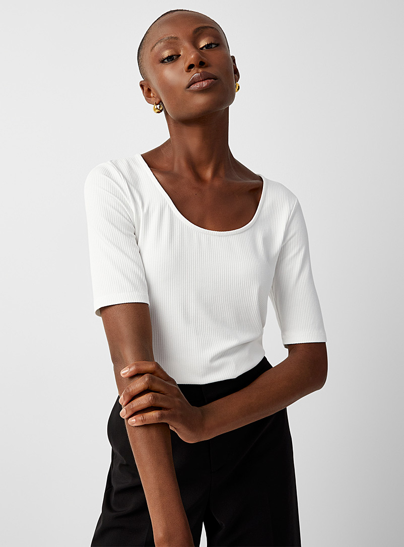 Contemporaine: Le t-shirt col dégagé fines côtes Blanc pour femme