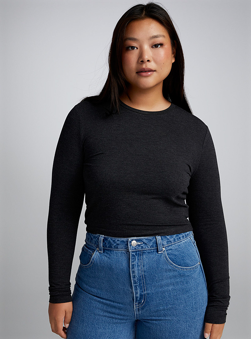 Women's Cropped Long-Sleeved T-Shirt - Black