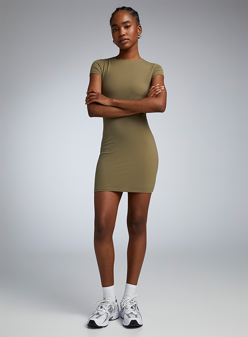 Twik: La robe seconde peau ajustée Kaki - Sauge - Olive pour femme