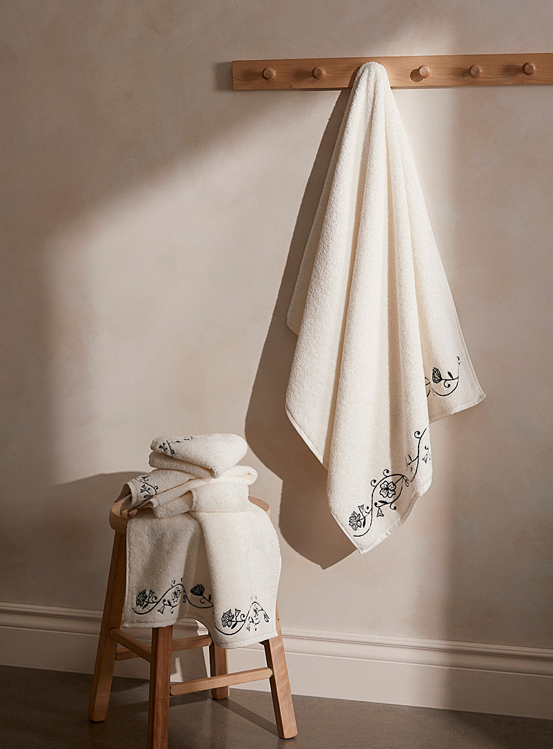 Simons Maison Black and White Floral garland Turkish cotton towels