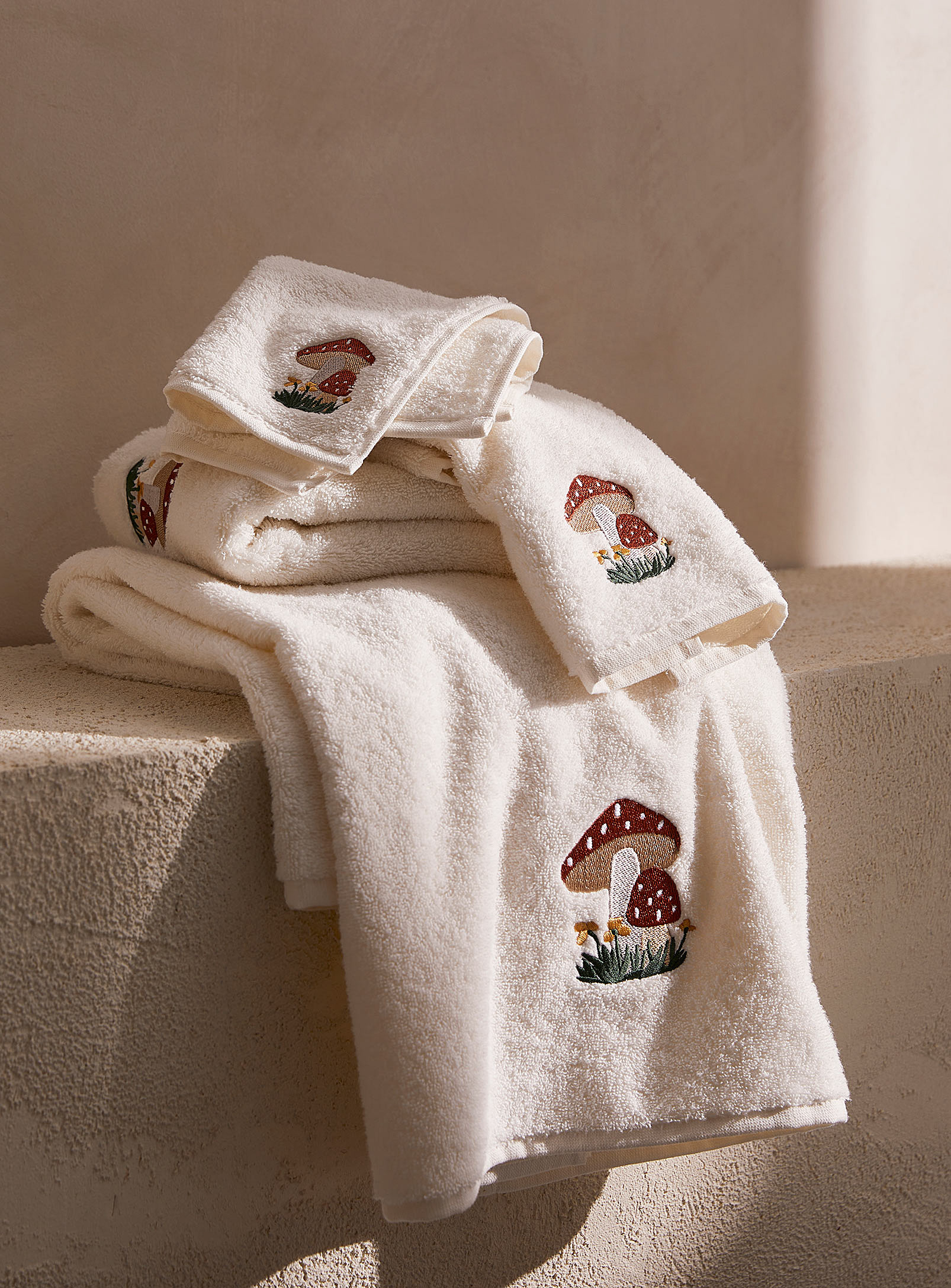 Simons Maison Wild Mushrooms Turkish Cotton Towels In Patterned White