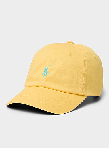 La casquette dad joueur de polo brod&eacute;