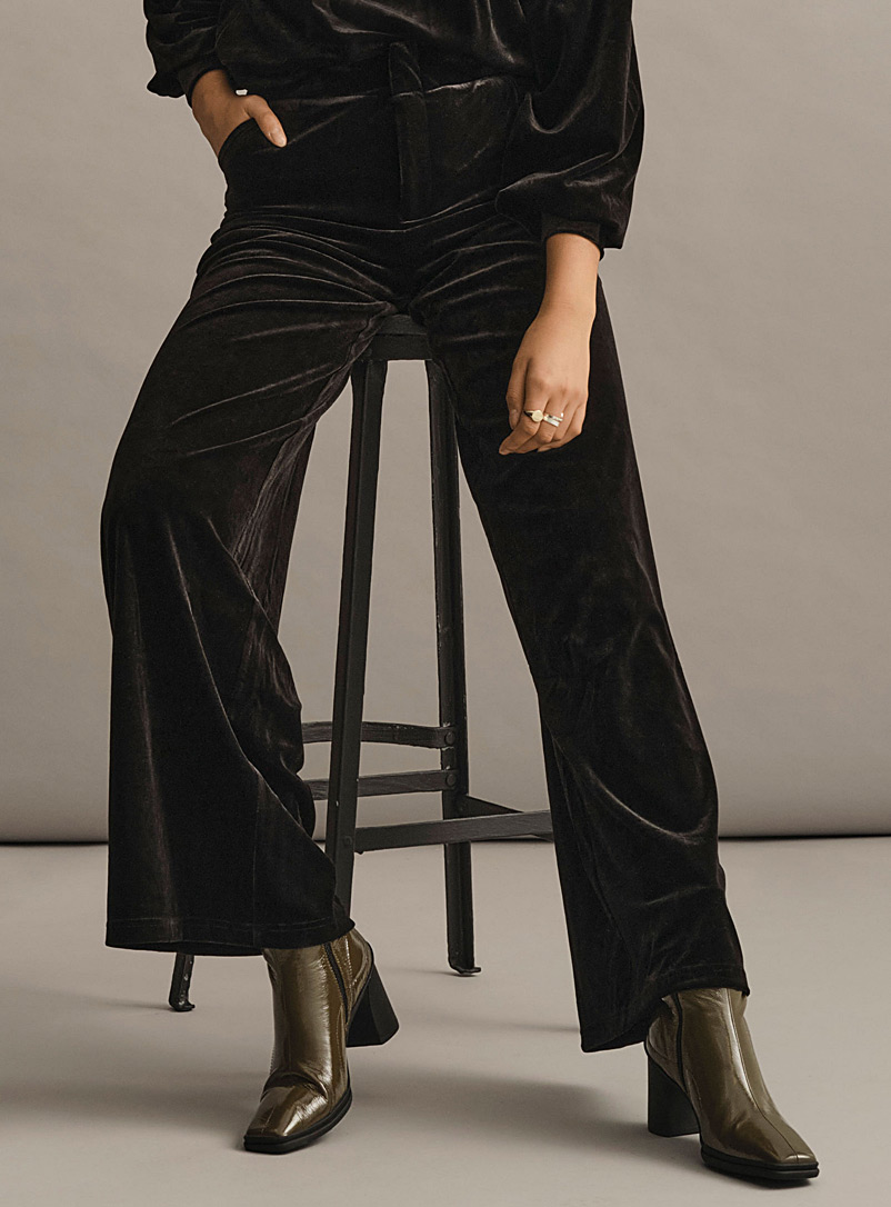 Icône Black Silky velvet wide-leg pant for women