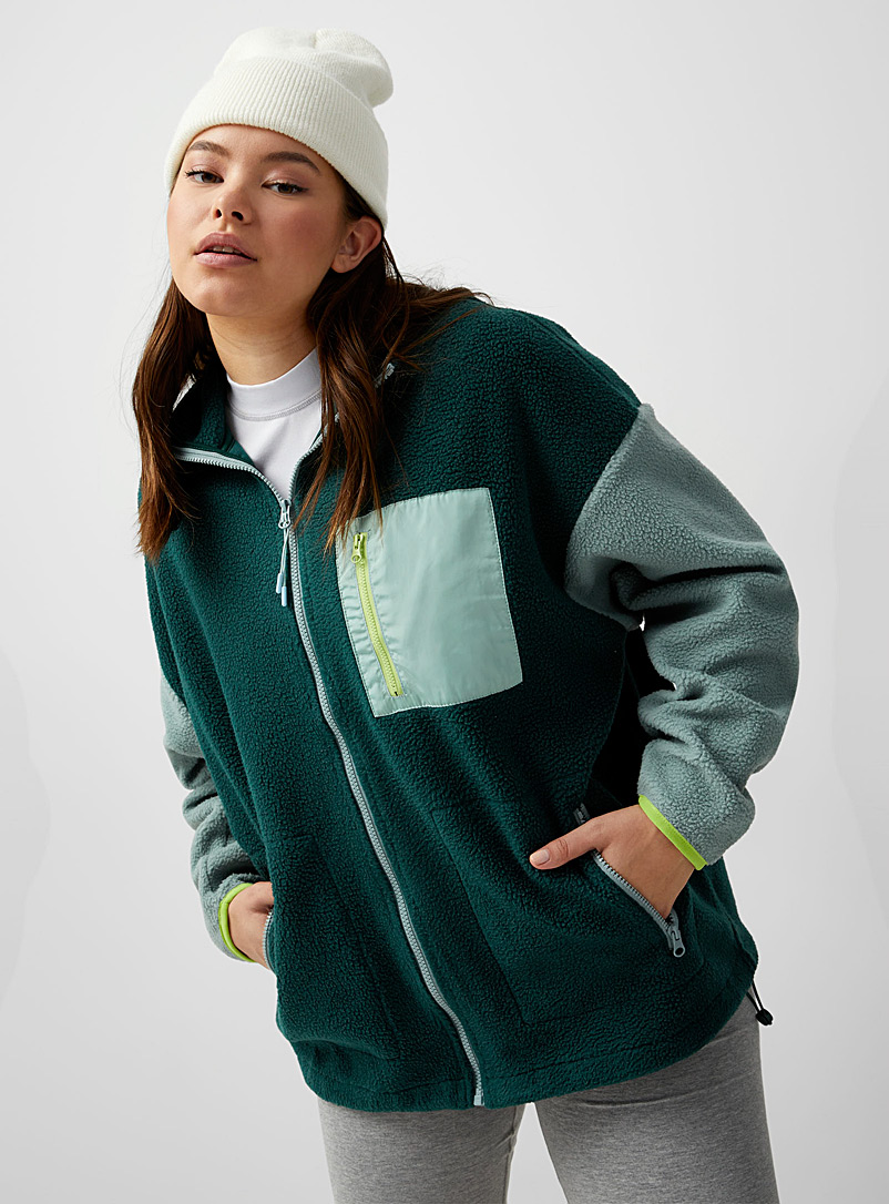 Twik Green Contrast-pocket zip-up sherpa vest for women
