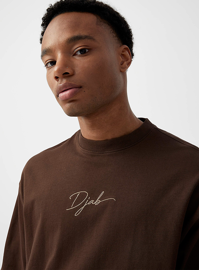Djab: Le t-shirt ample logo cursif DJAB 101 Brun pour homme