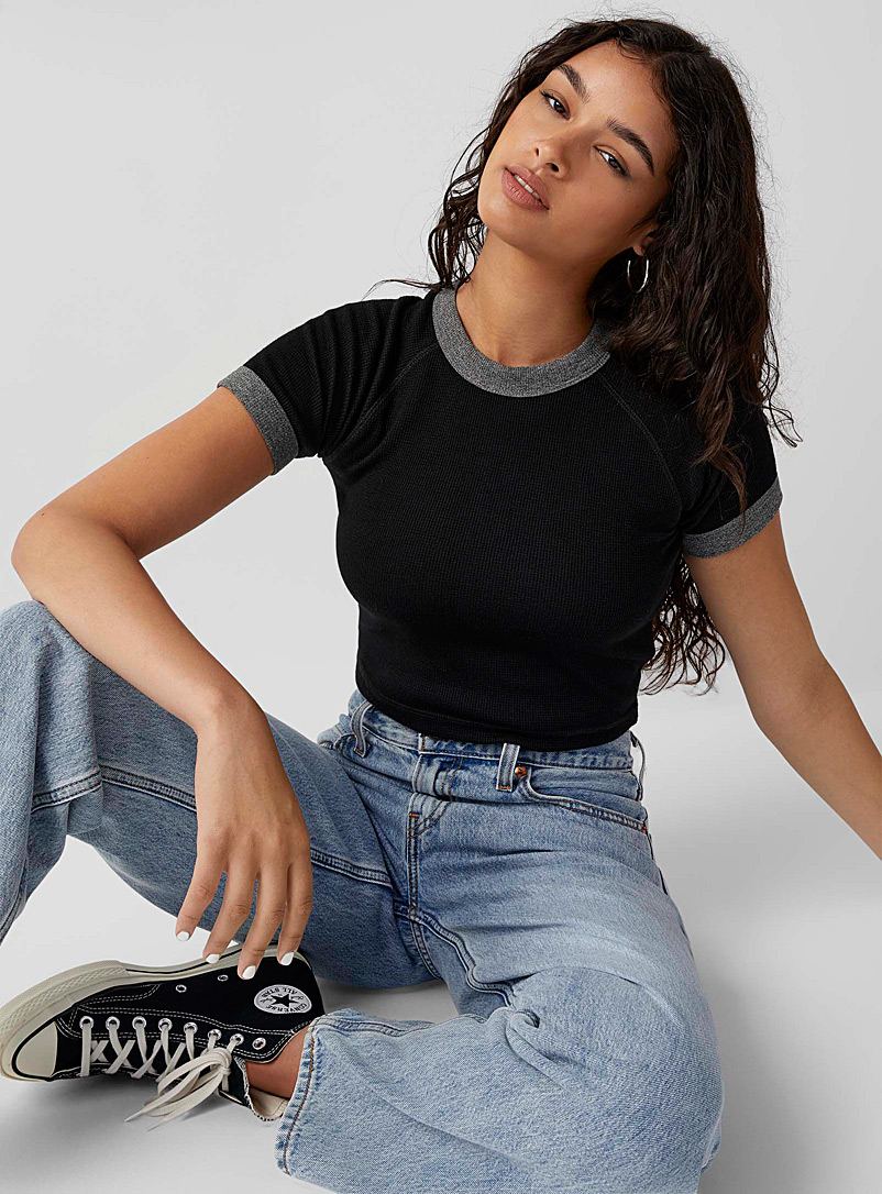 Twik: Le t-shirt court tricot gaufré Noir pour femme