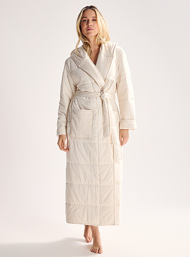 Miiyu: La longue robe de chambre &agrave; capuche matelass&eacute;e &Eacute;cru - Lin pour femme