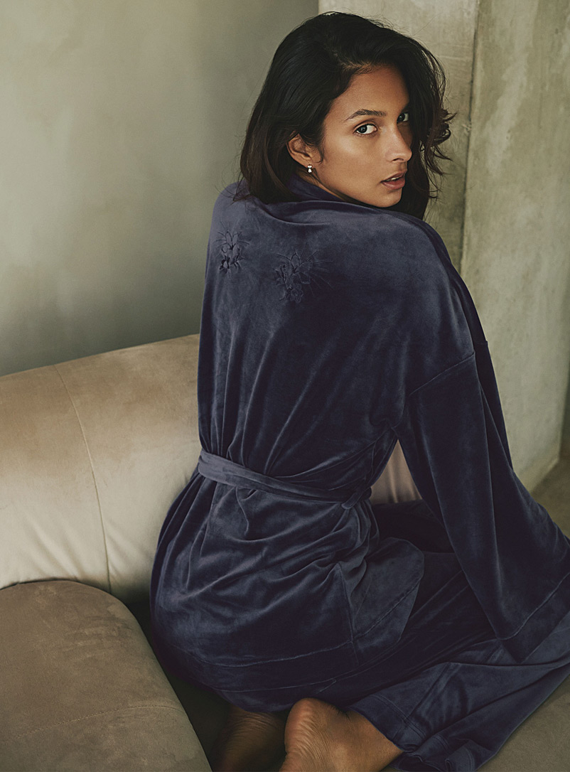 Miiyu Marine Blue Cropped velvety bathrobe for women