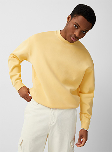 Men's Olive Fleece Zip Neck Sweater, White Crew-neck T-shirt