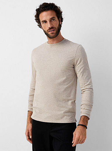 Le t-shirt uni &agrave; manches longues <b>Coupe standard</b>