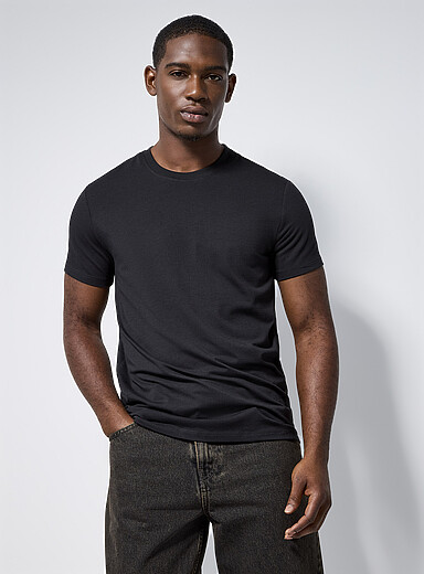 Le t-shirt doux jersey extensible <b>Coupe ajust&eacute;e</b>