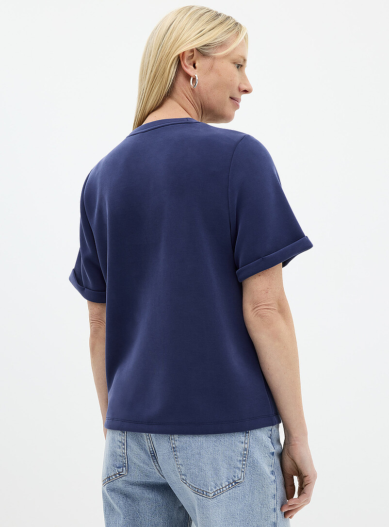 Contemporaine: Le t-shirt peau de p&ecirc;che manches roulott&eacute;es Noir pour femme