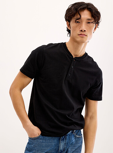 Le t-shirt henley doux jersey <b>Coupe standard</b>