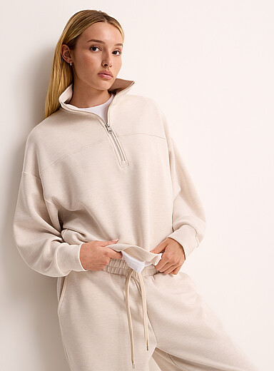 Miiyu: Le sweat col zipp&eacute; toucher peau de p&ecirc;che Ivoire - Beige cr&egrave;me pour femme