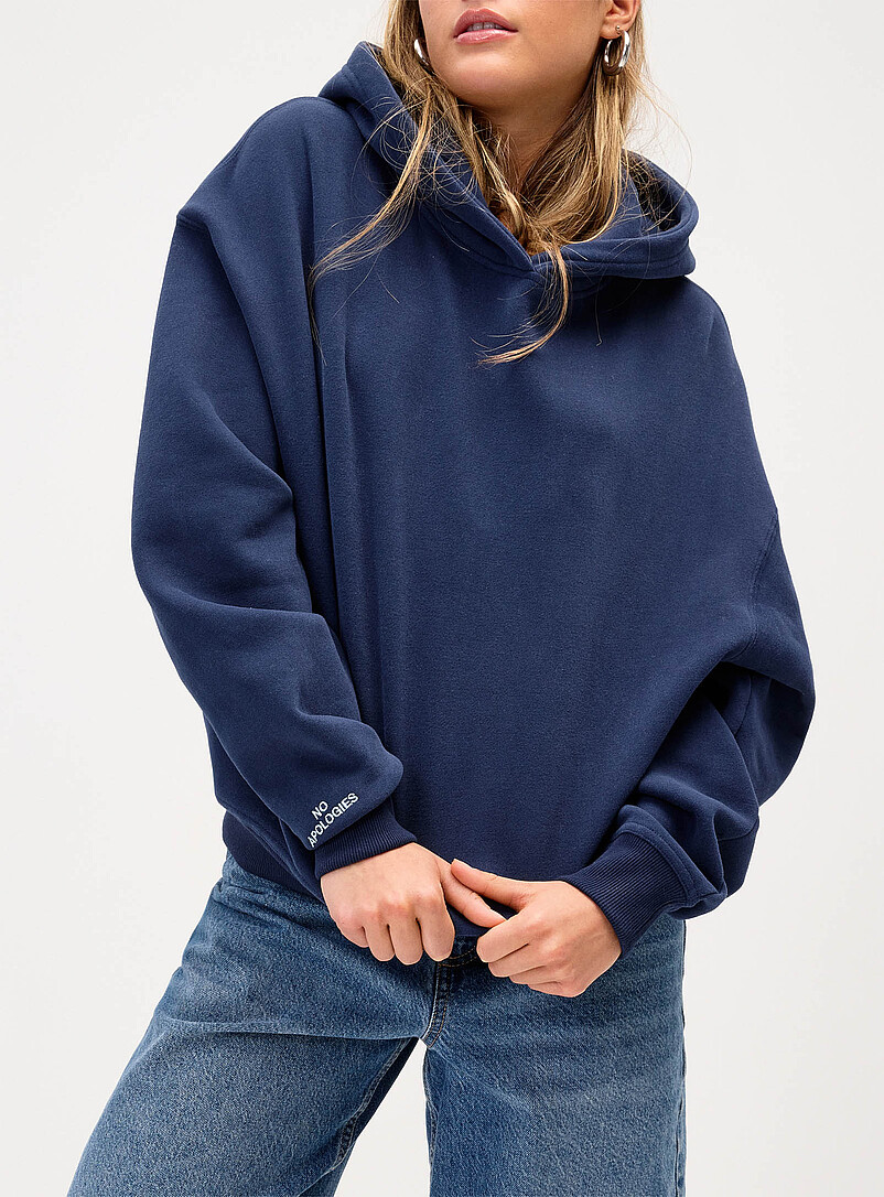 Twik: Le sweat ample &agrave; capuche imprim&eacute; dos Gris p&acirc;le  pour femme