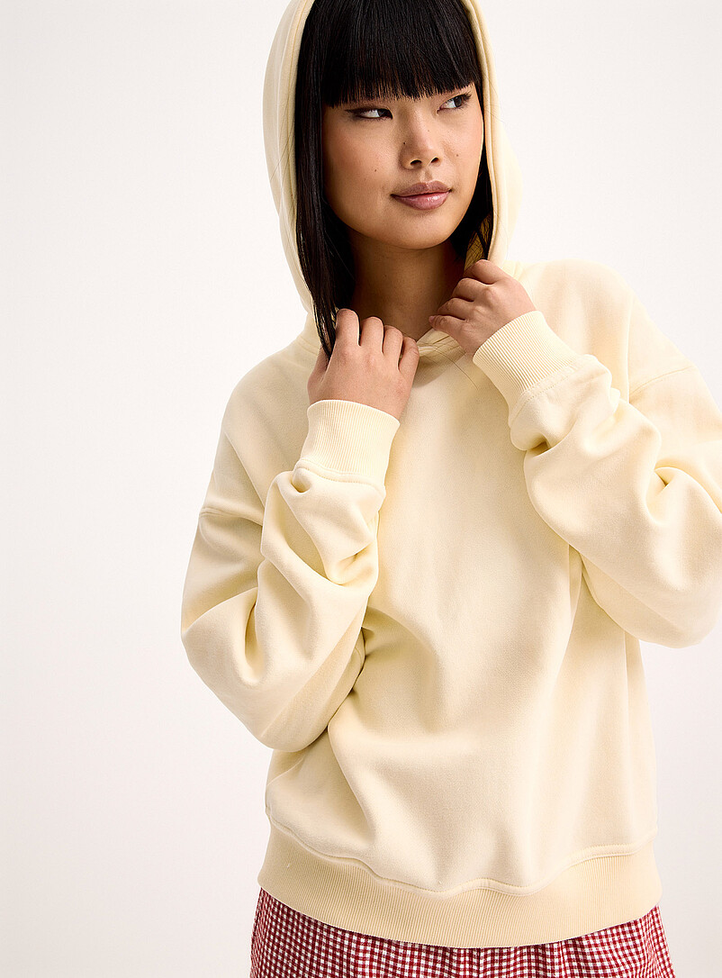 Twik: Le sweat ample &agrave; capuche imprim&eacute; dos Gris p&acirc;le  pour femme
