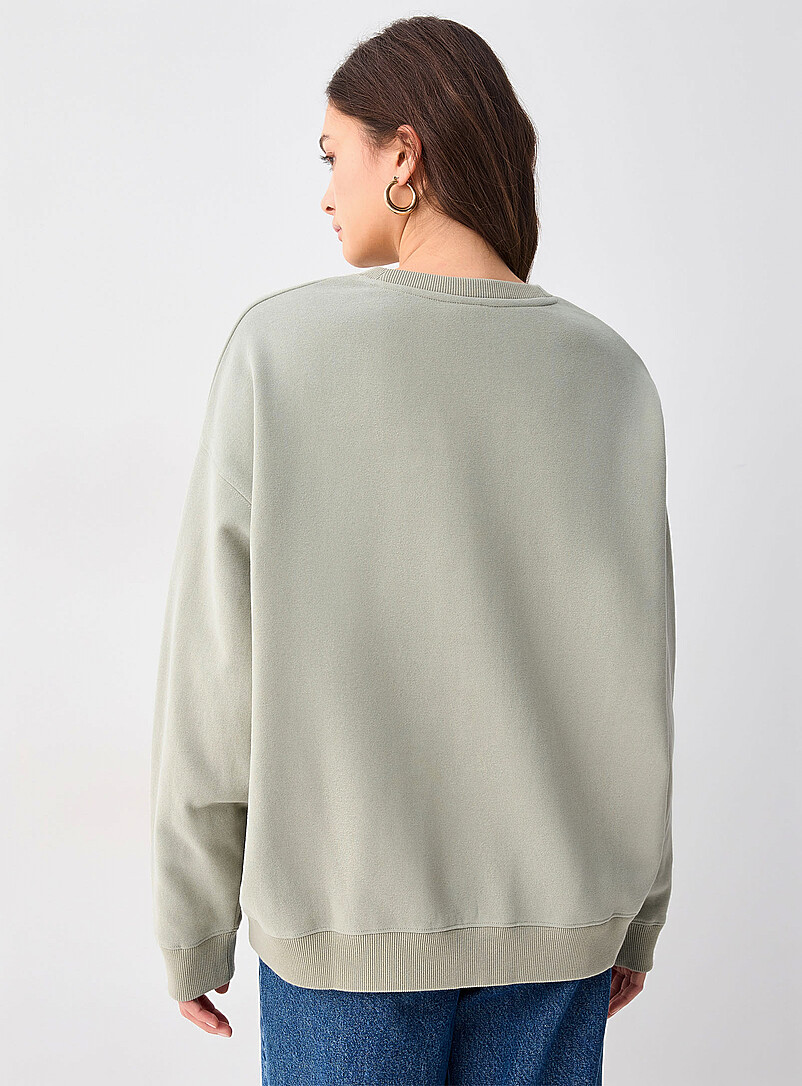 Twik Charlevoix Oversized destination fleece sweatshirt for women