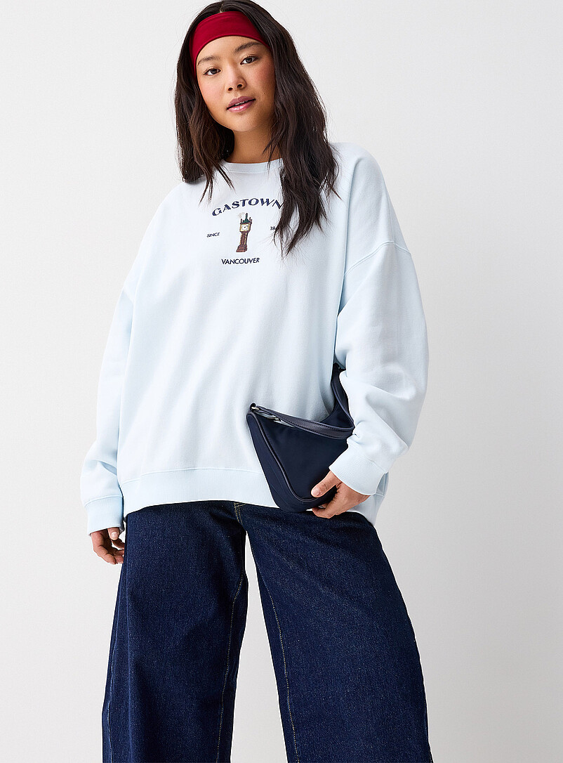 Twik Charlevoix Oversized destination fleece sweatshirt for women