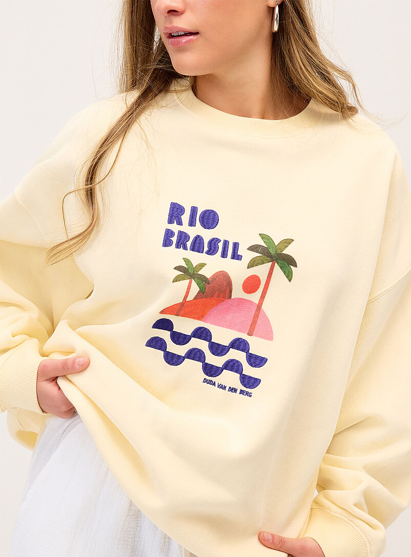 Twik Charlevoix Oversized destination fleece sweatshirt for women