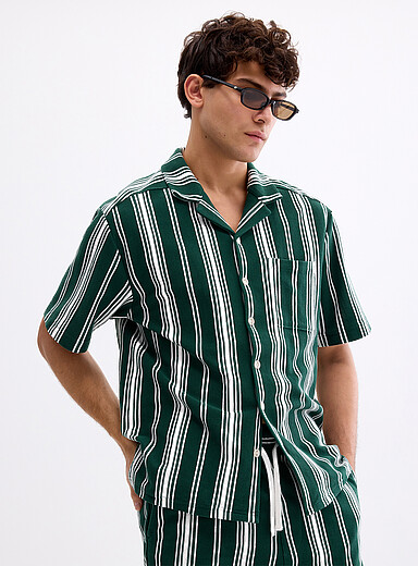La chemise col ouvert tricot ray&eacute; <b>Coupe confort</b>